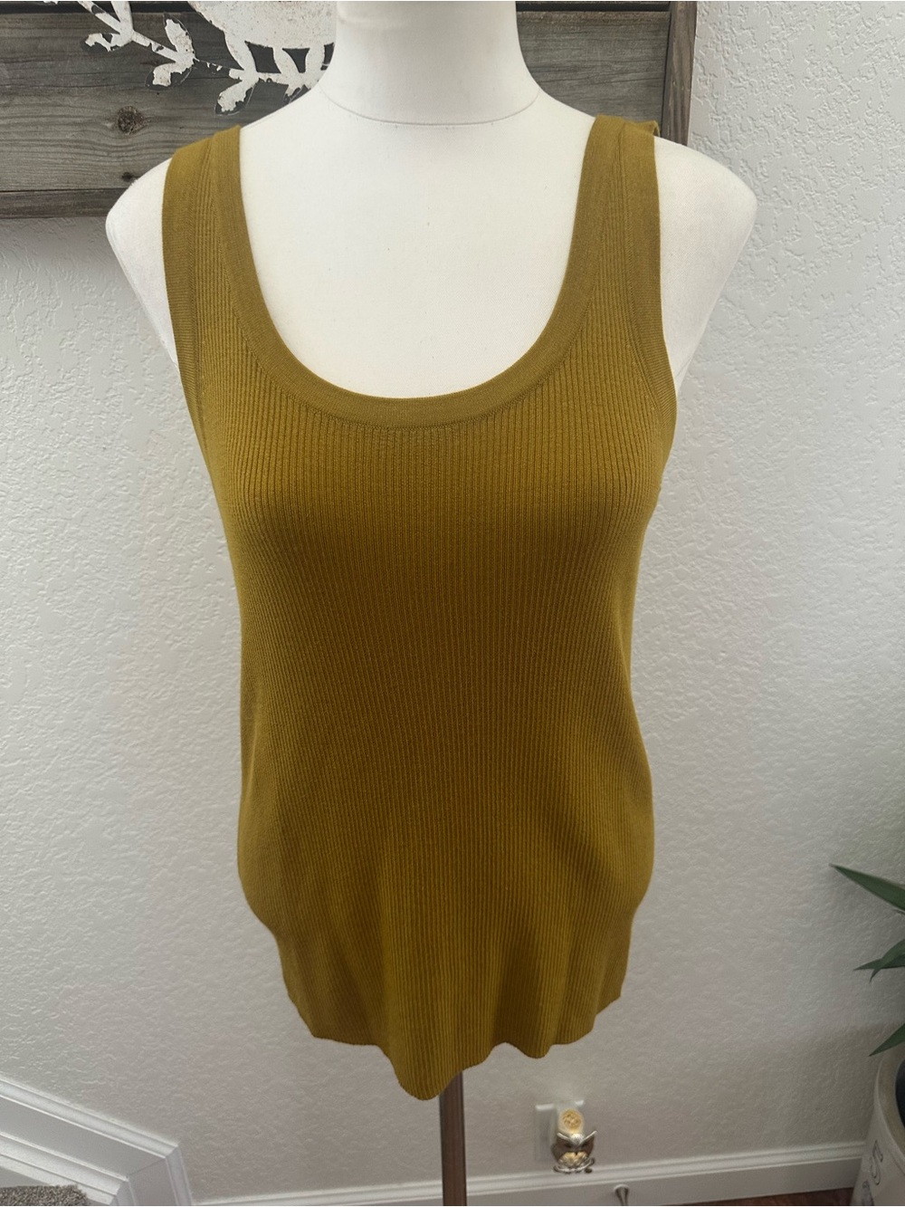 Jenni Kayne Merino rib tank in Mustard ladies size M NWT